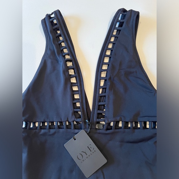 OYE SWIMWEAR One-Piece Swimsuit Lattice Detail - XS - Picture 6 of 8